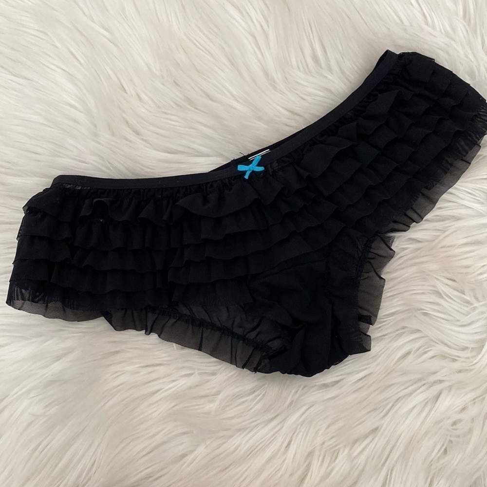 Flirtitude Y2K black ruffle panties